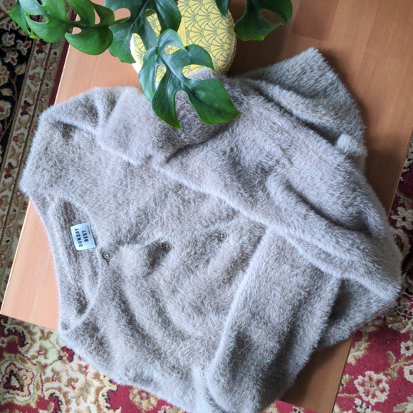 Aritzia Sweaters - Aritzia Sunday Best Fuzzy Cardigan